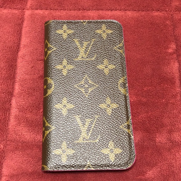 Louis Vuitton Monogram iPhone X Folio - Picture 13 of 15
